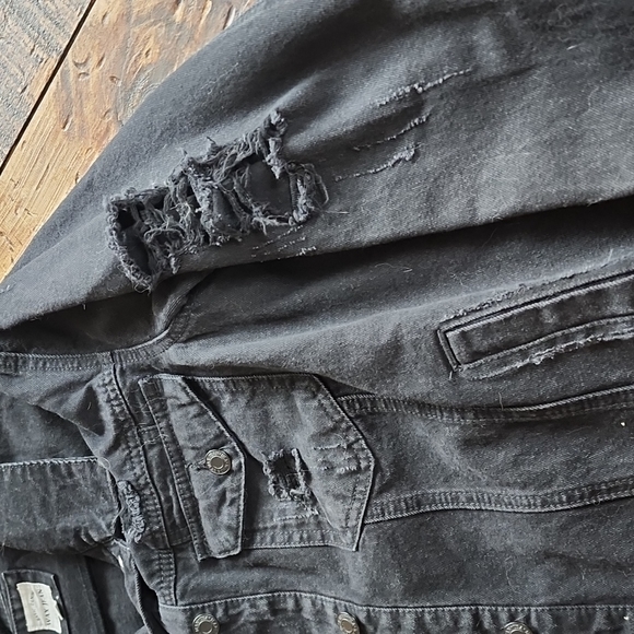 Frayed Jean Jacket - Picture 2 of 5